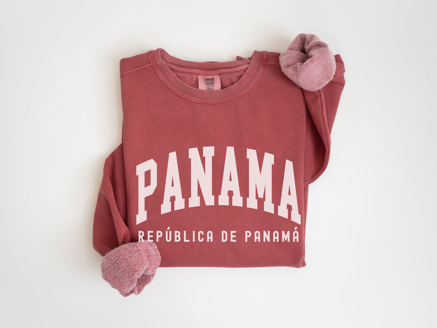 a red shirt with the word panama printed on it