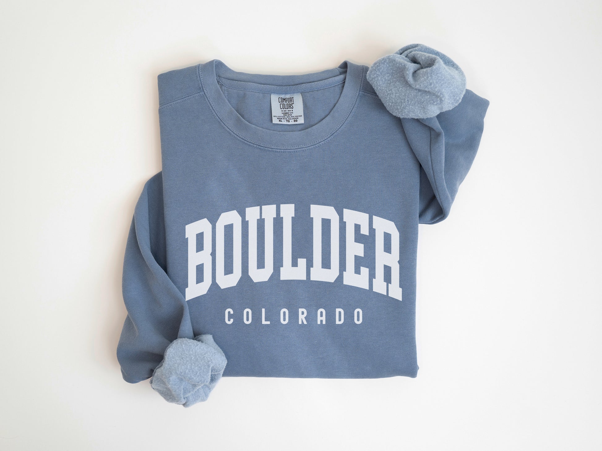 a blue sweatshirt with the word boulder on it