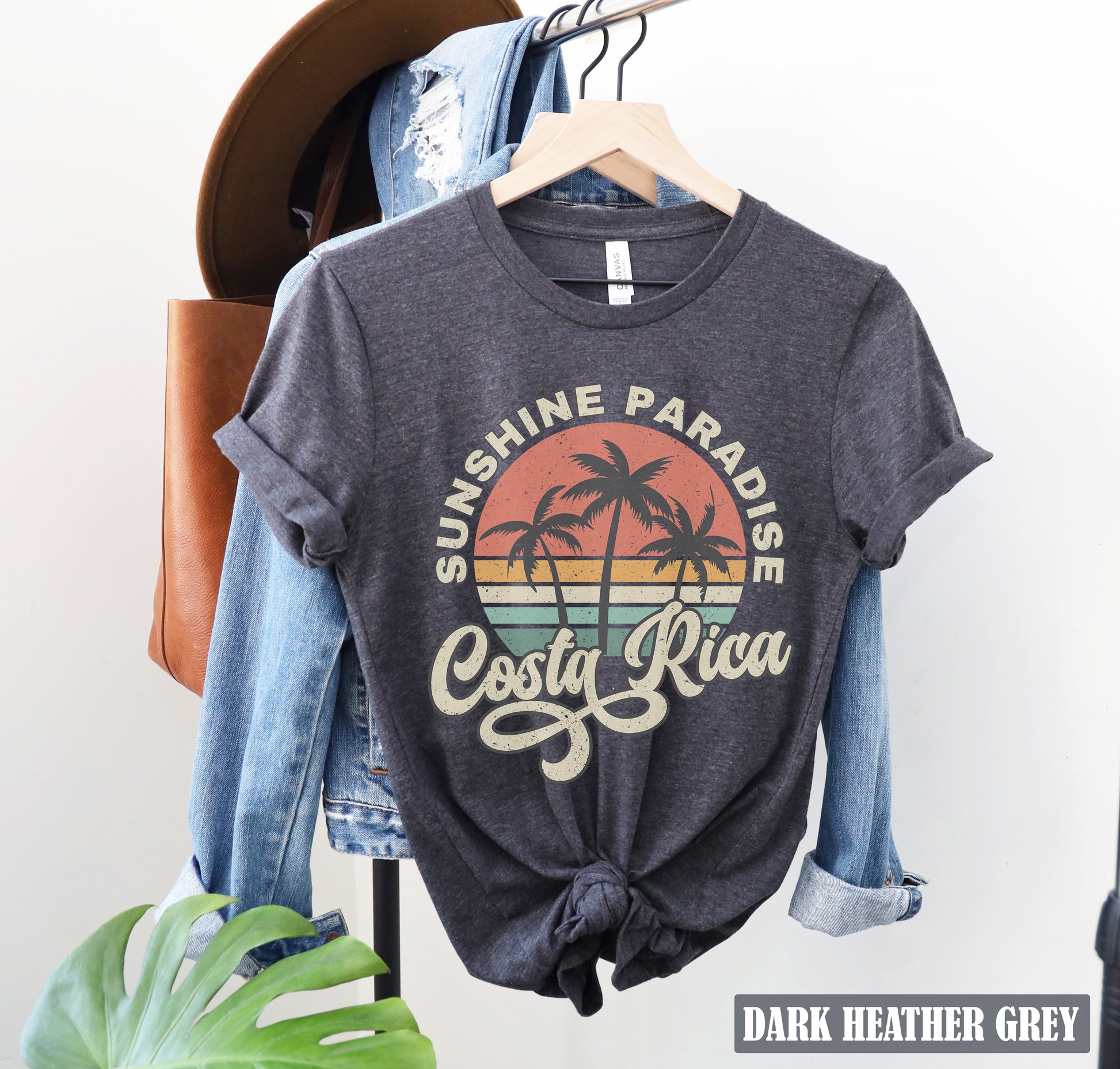 a t - shirt that says sunshine paradise costa rica on it