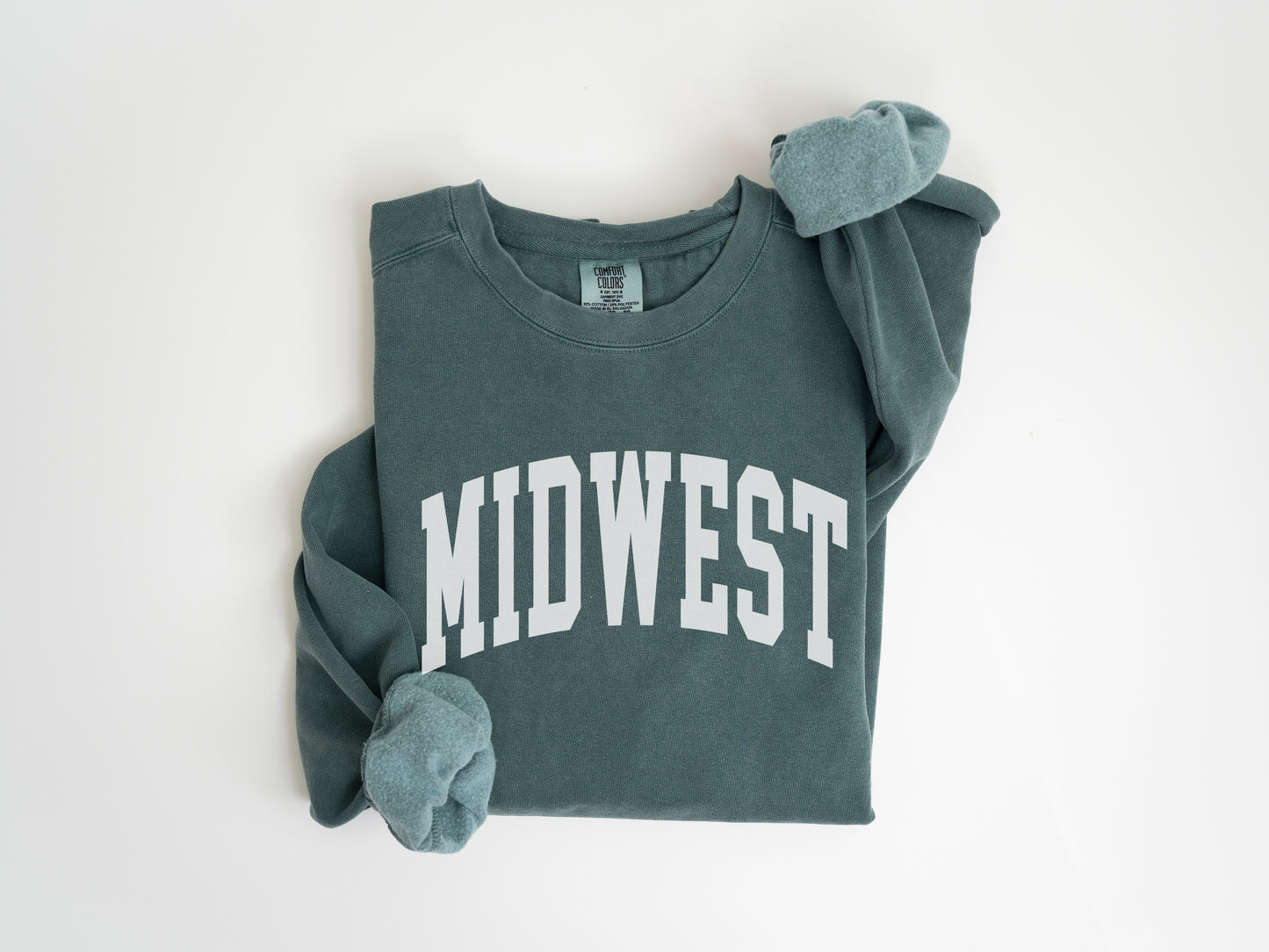 a sweatshirt with the word midwest printed on it