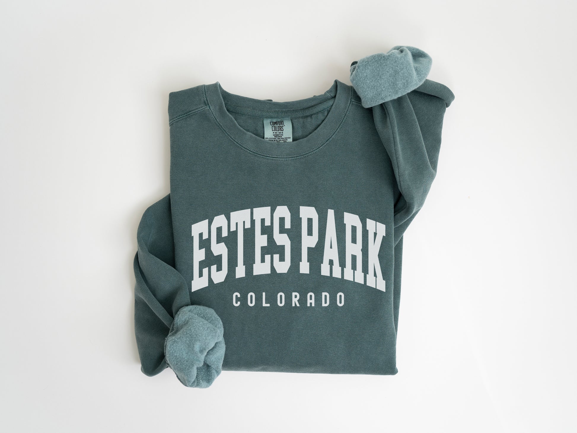 a green sweatshirt with the words ests park on it