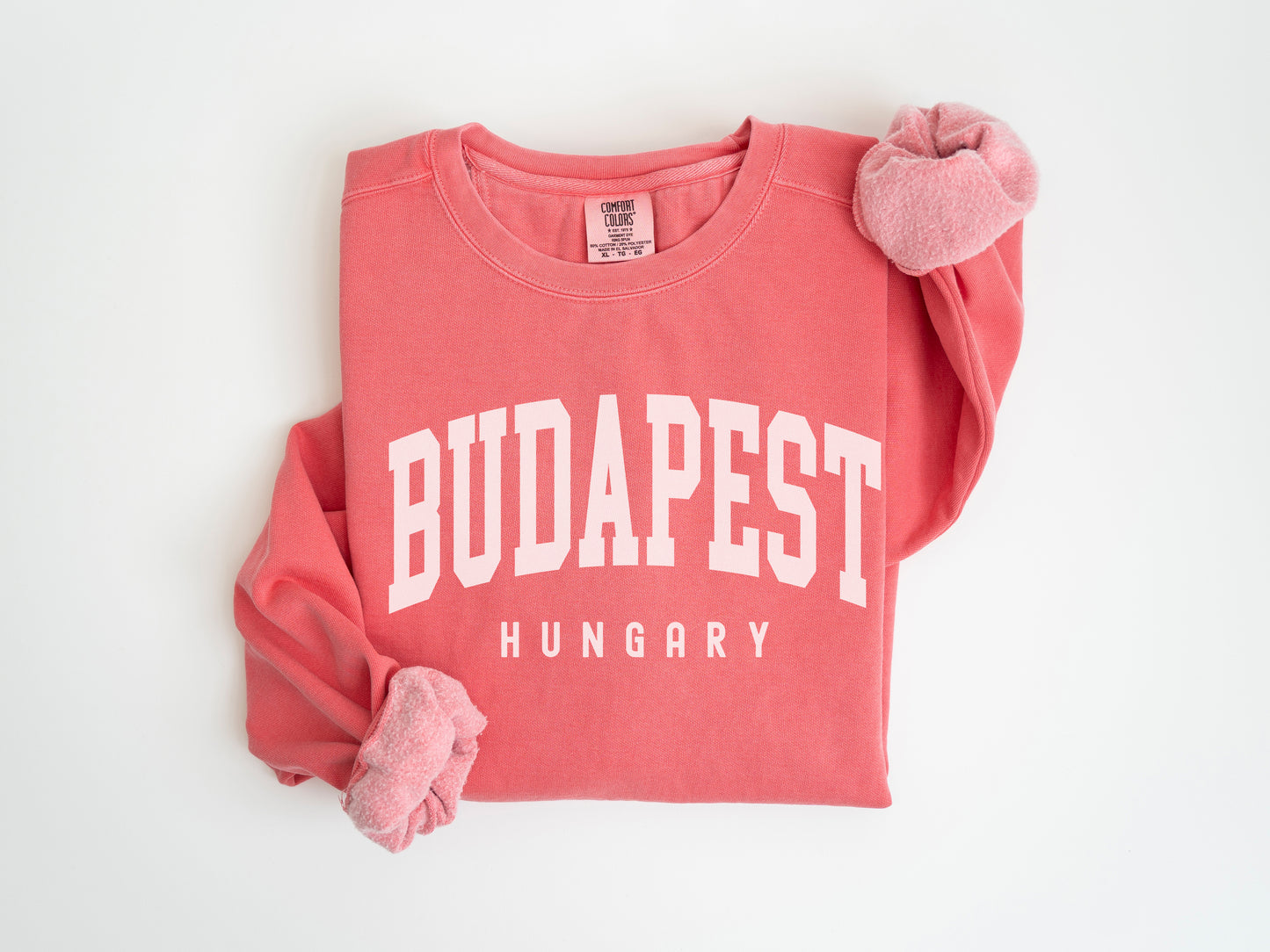 a red sweatshirt with the words budapest hungry on it